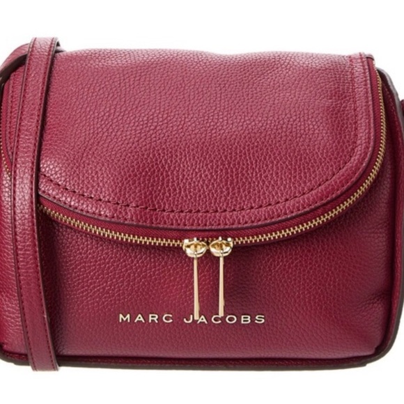 Marc Jacobs Handbags - Marc Jacobs Groove Deep Red Pomegranate Leather Crossbody Bag